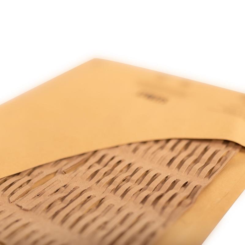 SUMO SU18 papierová obálka polstrovaná kartónovou strižou 285 x 360 mm